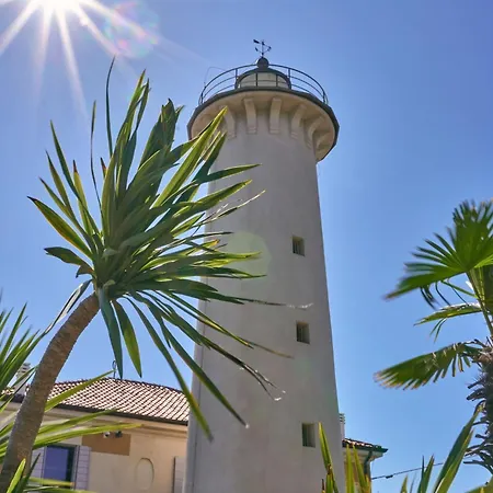 Stylish Beachfront Flat In With Pool * Bibione