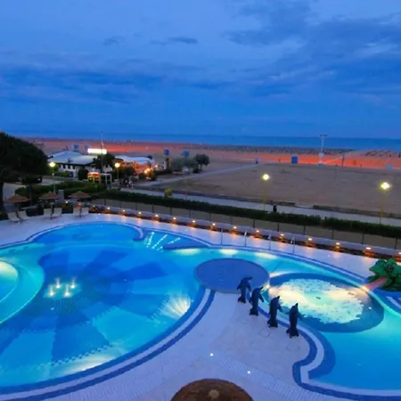 Stylish Beachfront Flat In With Pool Apartment